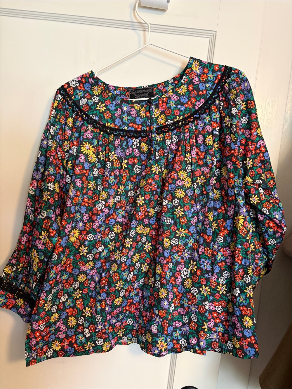 Johnny Was Rosa Poplin Black Floral Peasant Blouse - Picture 4 of 9